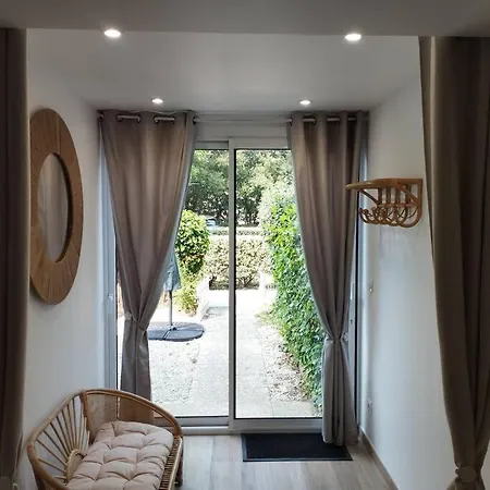 דירה Au Charme De St Georges סן-ז'ורז'-דה-דידון