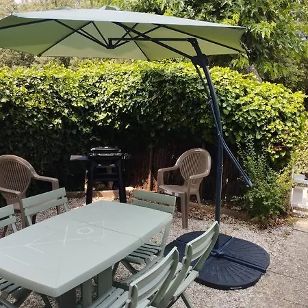 Au Charme De St Georges דירה