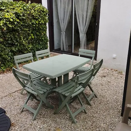 Au Charme De St Georges شقة